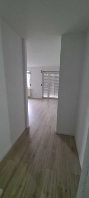Neu renovierte 2-Zimmer Wohnung in KA-Hagsfeld