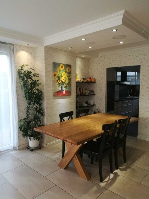 Schönes Haus mit fünf Zimmern in Rhein-Erft-Kreis, Pulheim