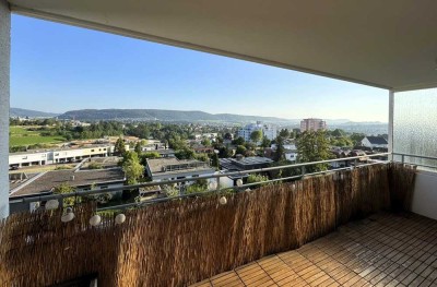 Sonnige, teilmöblierte, gepflegte 2-Zimmer-Wohnung mit Einbauküche und Weitblick über Aalen