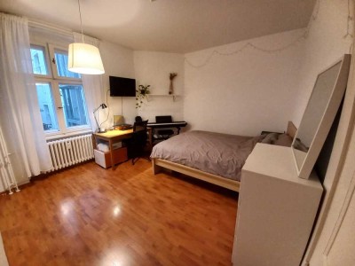 Exklusive 2-Zimmer-Wohnung mit Balkon und EBK in Berlin Friedenau (Schöneberg)