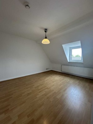 3 Zimmer Dachgeschosswohnung in ruhiger Lage!