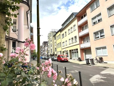 TOP-INNENSTADT-LAGE + 2 ZIMMER KDB + FAHRSTUHL + BALKON