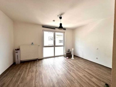 KURZFRISTIG BERUFSPENDLER AUFGEPASST MODERNES APARTMENT 2.OG MIT AUFZUG UND EINBAUKÜCHE OHNE BALKON