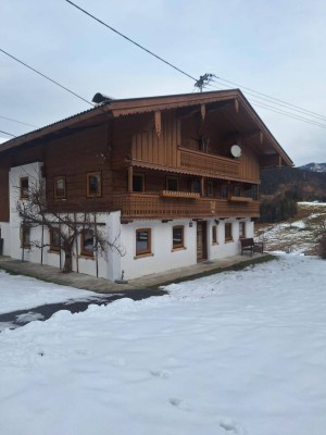 Uriges Bauernhaus in ruhiger sonniger Lage (zuVermieten)