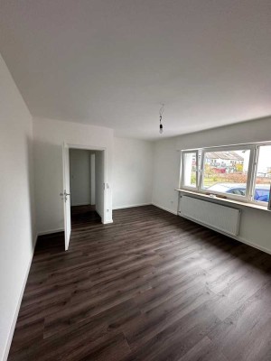 Frisch sanierte Single-Wohnung 1 ZKB mit Einbauküche neu ab sofort zu vermieten