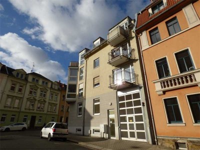 Schicke 2 Zimmer-Maisonette-Wohnung mit 2 sonnigen Balkonen und einer Einbauküche!