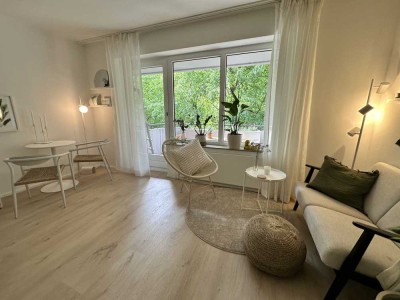 Stilvolle, vollst. renovierte 1-Zimmer-Wohnung mit geh. Innenausstattung, Südbalkon und EBK