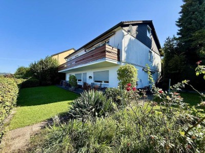 Gepflegtes Haus mit Einliegerwohnung in bester Lage und traumhaftem Fernblick auf die Vogesen.