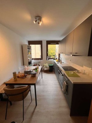 5 Zimmer Wohnung  renovierte Studenten-Wohnung  // 5 room flat renovated student flat
