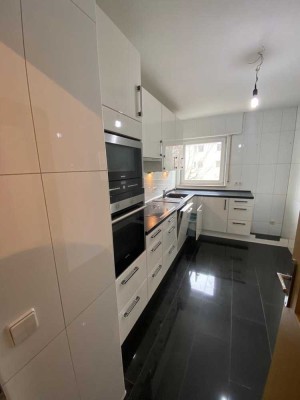 Zentrumsnahe Wohnung mit Südbalkon und EBK in Kornwestheim