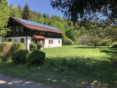 Einfamilienhaus mit EBK in Altenmarkt an der Alz, idyllisch gelegen