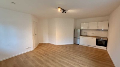 Frisch renovierte Einzimmerwohnung mit Einbauküche und kleinen Garten in Ottobeuren