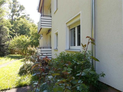 Waldrandlage S-Weilimdorf/Wolfbusch: Helle, ruhige 2-Zi.-Whg. FREI, Süd-Balkon bequem im HP, GARAGE!