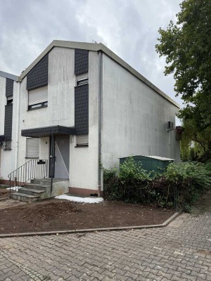 Sofort Verfügbar Reihenendhaus Befristet 2-3 Jahre: 4-Zimmer mit Einbauküche, Garage und Stellplatz