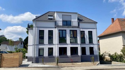 Helle 2-Zimmer-Souterrain-Wohnung mit Einbauküche in Innenstadtnähe
