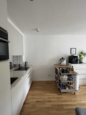 Stilvolle, neuwertige 3-Zimmer-Wohnung mit Balkon und EBK in Frankfurt am Main