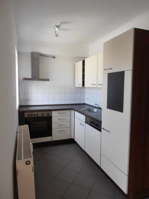 Praktische 2,5-Raum-DG-Wohnung mit EBK+Balkon in MD-Stadtfeld Ost erwartet Sie!