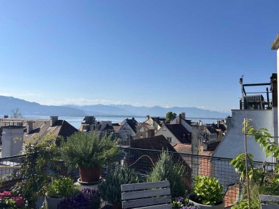 Stilvolle 4-Zimmer-Dachgeschosswohnung mit Blick auf den Bodensee und die Alpen