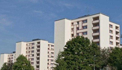 Völklingen, schöne Wohnung mit Loggia in zentraler Lage, Nähe Stadtwald, Pasteurstraße 16