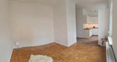 Exklusive 2-Zimmer-Wohnung mit EBK in zentraler Lage