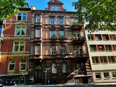 Traumlage trifft Gestaltungsspielraum – Charmante Altbauwohnung in Wiesbaden