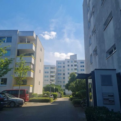 Geschmackvolle, modernisierte 4,5-Raum-Wohnung mit geh. Innenausstattung mit EBK