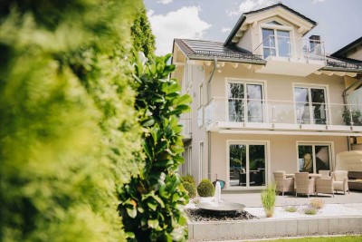 Luxuriöse DHH mit Wellnessbereich, Heimkino und Smart-Home in bester Siedlungslage