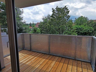 DB IMMOBILIEN | Erstbezug! BARRIEREFREIE 3 Zimmer Wohnung mit Balkon und eigenem Gartenabteil!