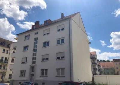 WIR SANIEREN FÜR SIE! 2,5-ZImmer-Wohnung mit Balkon