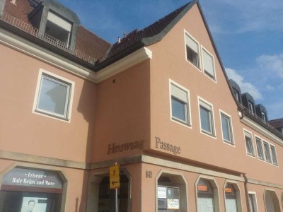 Geräumige und modernisierte 1-Zimmer-Wohnung in bester Lage