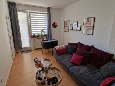 Whg. in ruhigem gepflegten Haus., 5 Min. zum HbH, keine WGs, EBK Übernahme mgl.