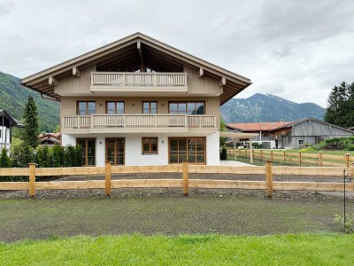 Tegernsee/Rottach-Egern – Neubauwohnung mit Luxusausstattung und Bergblick