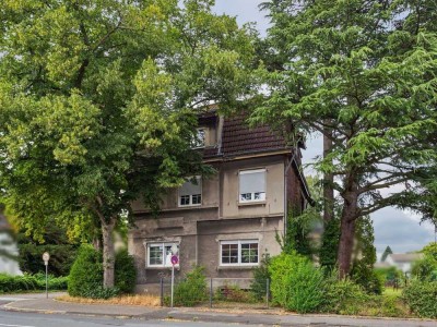 Historisches Dreifamilienhaus auf großem Grundstück mit Balkon in Kamen-Methler