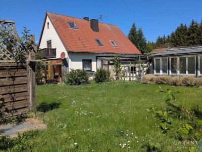Einfamilienhaus mit vielfältigen Nutzungsmöglichkeiten und großem Grundstück in Gablingen!