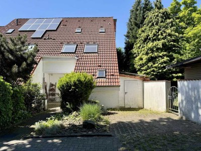 FAMILIENFREUNDLICHES REIHENECKHAUS MIT KOMPAKTEM GARTEN UND 2 GARAGEN