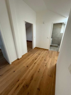 ERSTBEZUG – neu ausgebaute 2-Zimmer-Wohnung in München - kurzfristig bezugsbereit