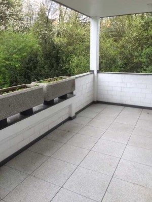 Helle 3 Zimmer mit Süd-West Balkon, Bad mit Fenster, Aufzug, Fußbodenheizung (privat)