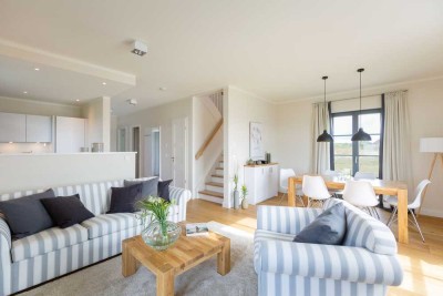 Exklusive Reetdachvilla auf Rügen - Ferienhaus mit Sauna, Kamin & Strandnähe