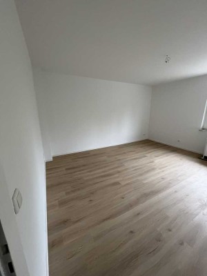 Neu sanierte 59,5 m² 2 Zimmer Wohnung im 1. OG