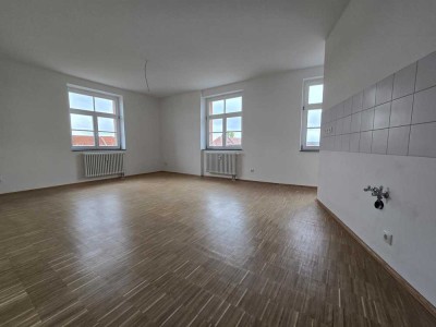 Bezugsfreie, zentral gelegene 1-Zimmerwohnung mit Fahrstuhl in der Äußeren Neustadt zu verkaufen!