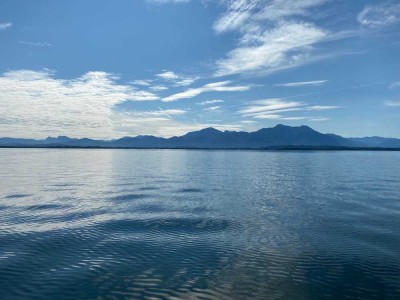 Renovierungsbedürftige 4-Zi.-Whg. in absoluter Chiemseenähe mit viel Gestaltungsspielraum