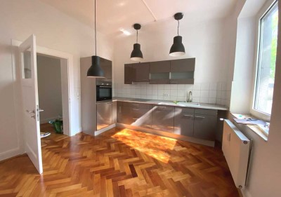 Geräumige, sanierte 2 Zi Altbau-Whg nahe Kaiser-Wilhelm Park