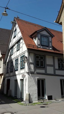 Geschmackvoll sanierte Albauwohnung (1. OG) mit Balkon im Herzen von Ulm