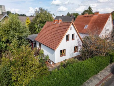 Familienfreundliches und gemütliches Haus mit Anbau auf einem idyllischem Grundstück