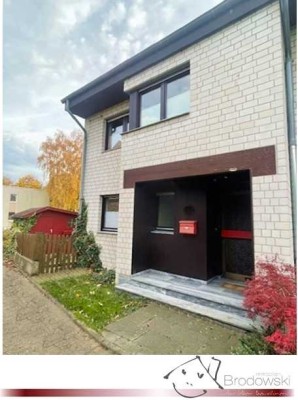 Gepflegtes Eckhaus in familienfreundlicher Wohnlage von Grevenbroich - Hemmerden