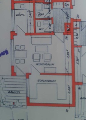 helle 2 Zimmer Wohnung. Wird aktuell komplett saniert.