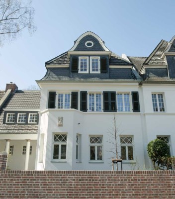 Stadtvilla in Köln-Weiden, Schillerstraße