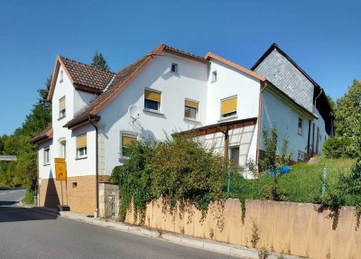 Provisionsfrei Einfamilienhaus mit 10 Zimmern in Schneckenlohe