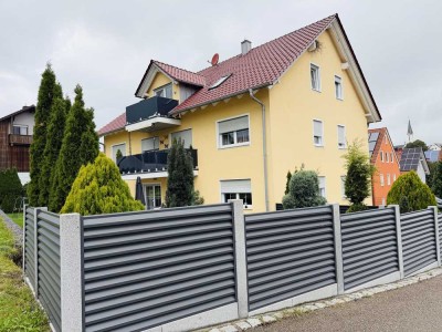 Hervorragende Wohngegend" Gepflegte 4 Zimmer mit schönem Garten und Balkon.
