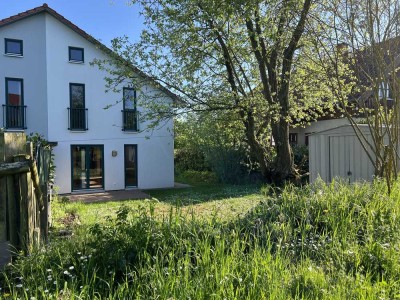 Romantische Doppelhaushälfte mit Garten zum verlieben und riesiger Wohnküche in idyllischer Lage